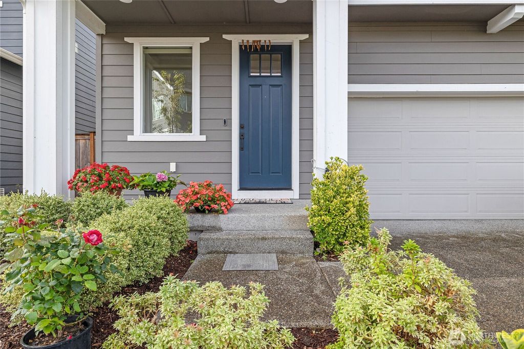Photo of 1124 133rd Place SW, Everett, WA 98204 (MLS # 2440846)