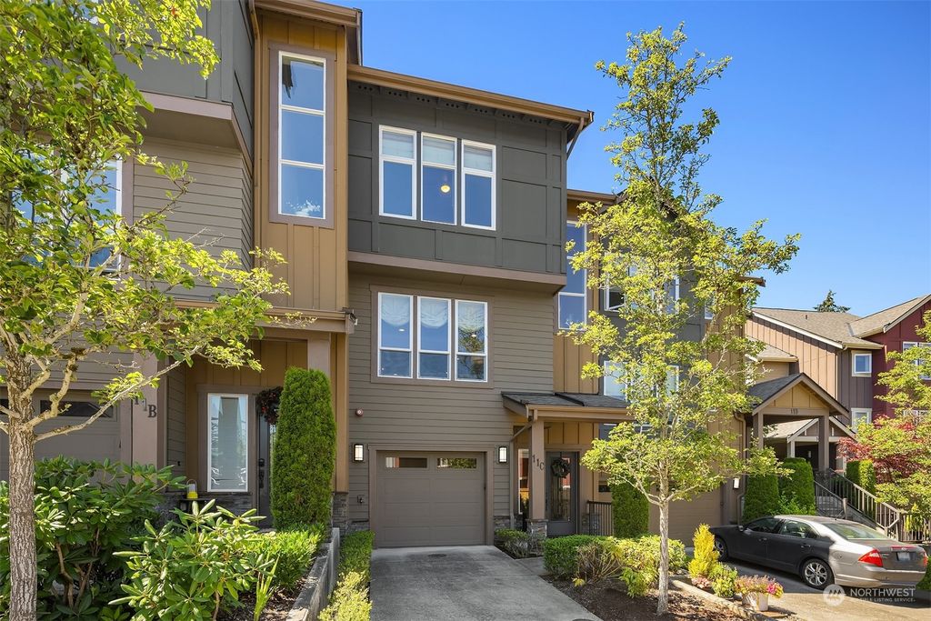 Photo of 900 228th Avenue NE #11C, Sammamish, WA 98074 (MLS # 2269221)