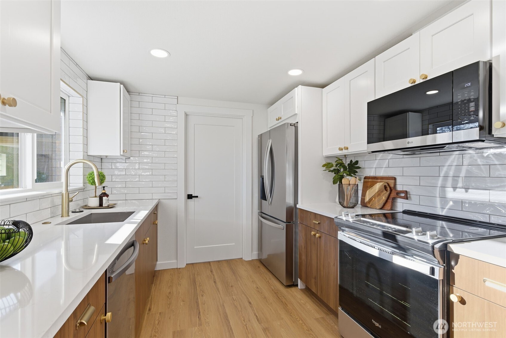 8505 Bridgeport Way SW