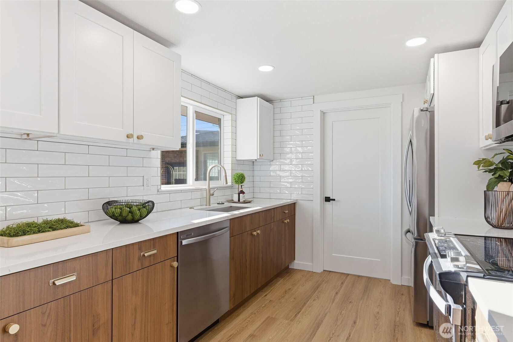 8505 Bridgeport Way SW