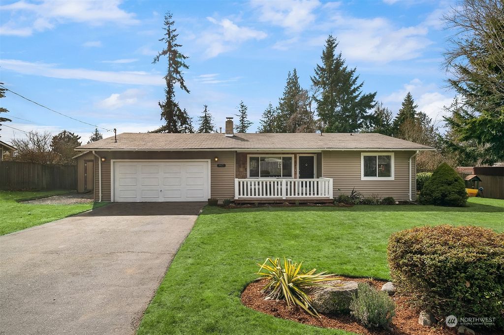 Photo of 917 S 317th Street, Federal Way, WA 98003 (MLS # 2039629)