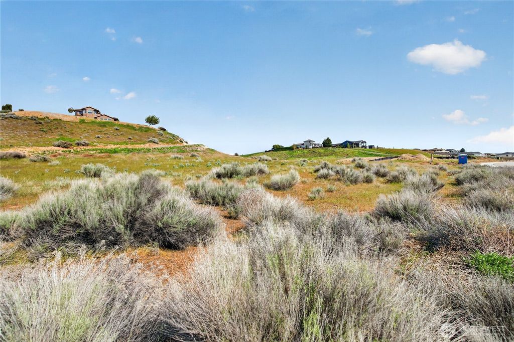 Photo of 811 Shepherd Lane, East Wenatchee, WA 98802 (MLS # 2504564)