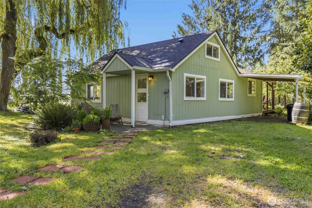 Photo of 36 E Little island Road, Cathlamet, WA 98612 (MLS # 2524305)