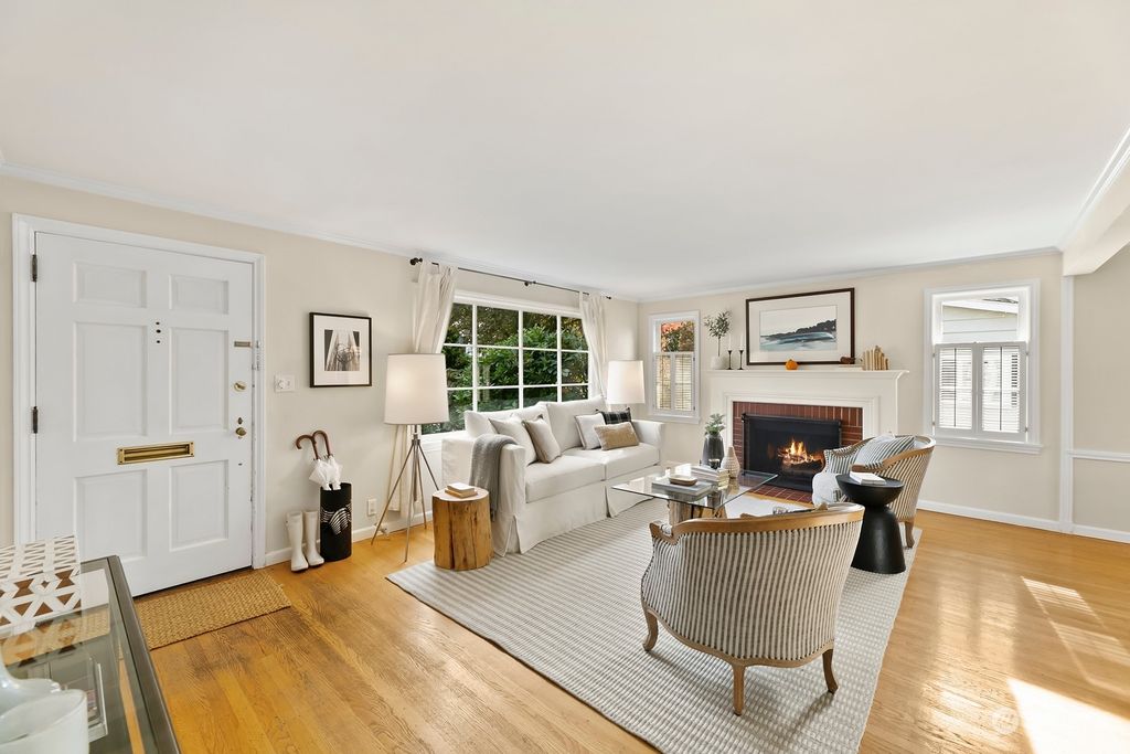 Photo of 6251 Vassar Avenue NE, Seattle, WA 98115 (MLS # 2024554)