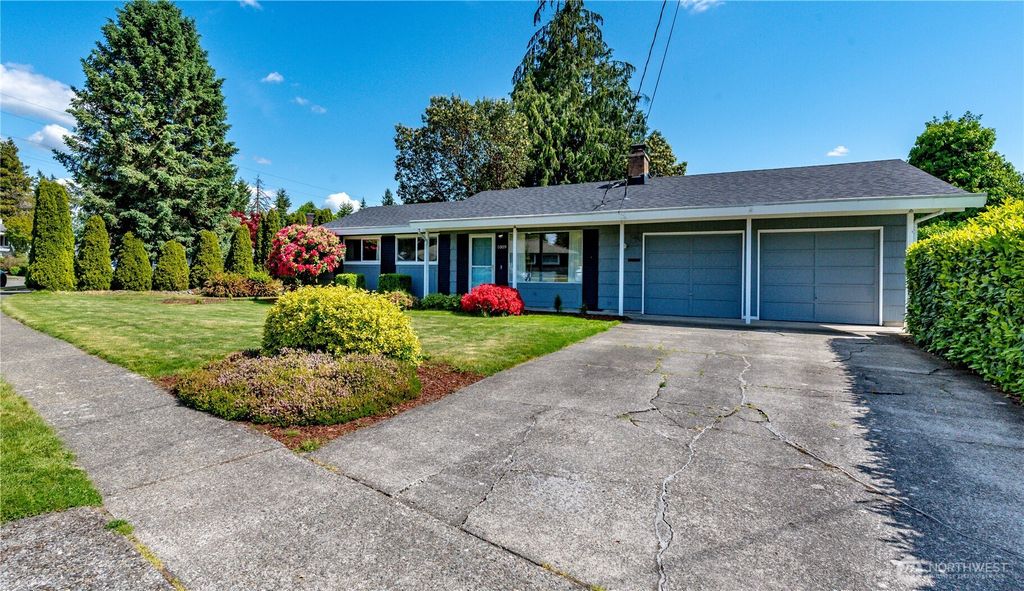 Photo of 1009 Redmond Avenue NE, Renton, WA 98056 (MLS # 2382338)