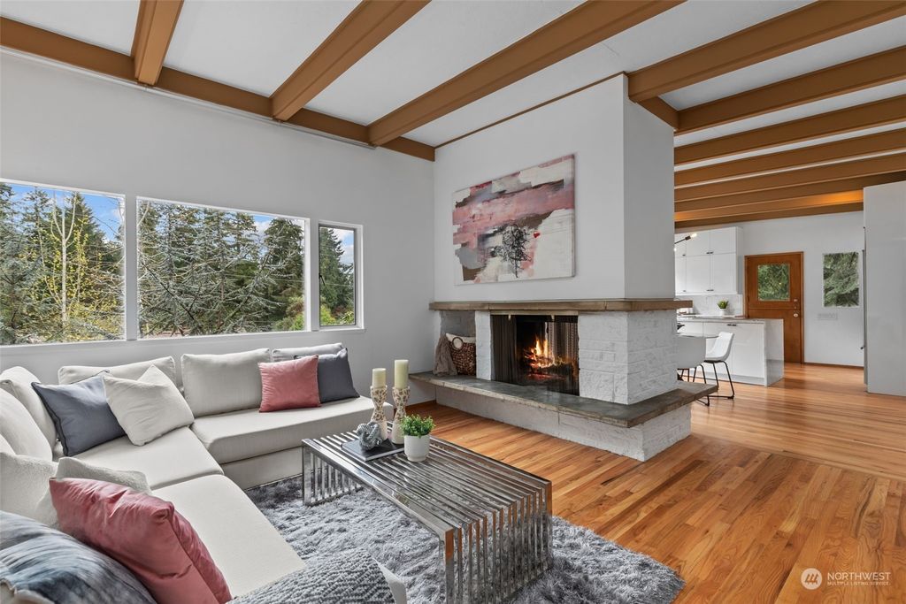Photo of 20615 Marine View Drive SW, Normandy Park, WA 98166 (MLS # 2215013)