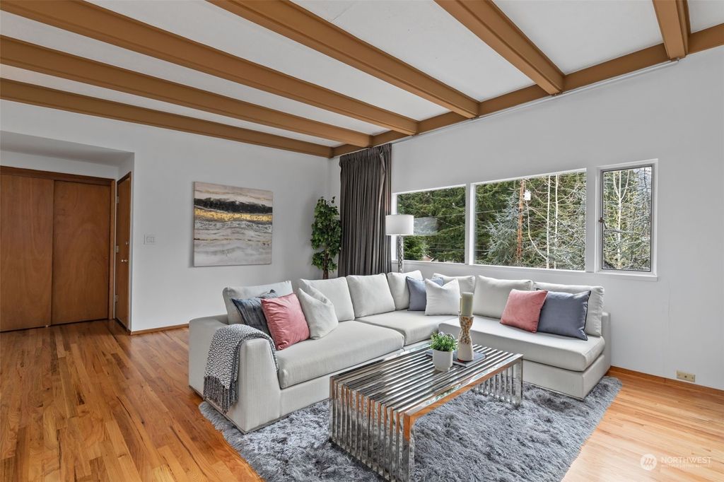 Photo of 20615 Marine View Drive SW, Normandy Park, WA 98166 (MLS # 2215013)
