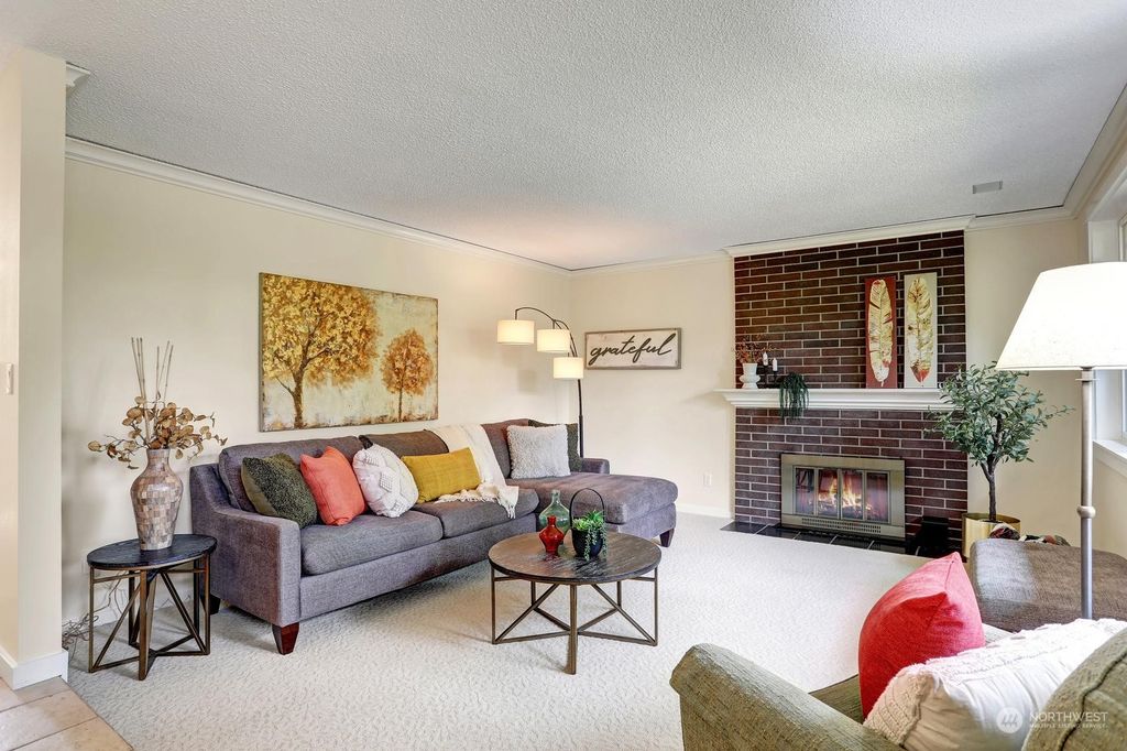 Photo of 11443 SE 87th Street, Newcastle, WA 98056 (MLS # 2154036)