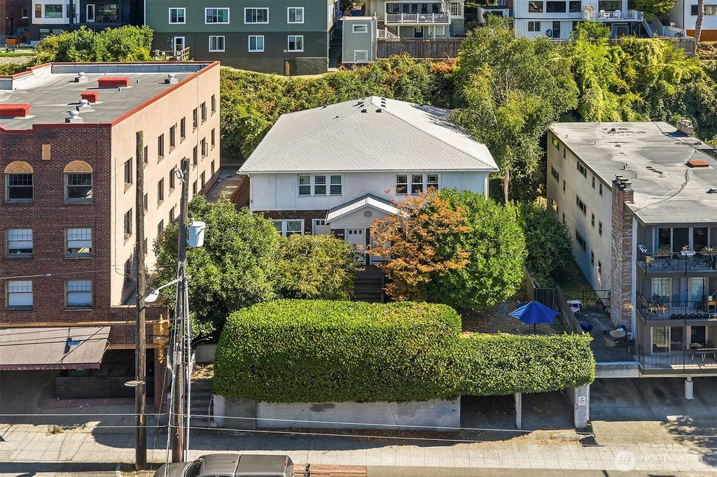 Photo of 1410 Queen Anne Avenue N, Seattle, WA 98109 (MLS # 2437791)