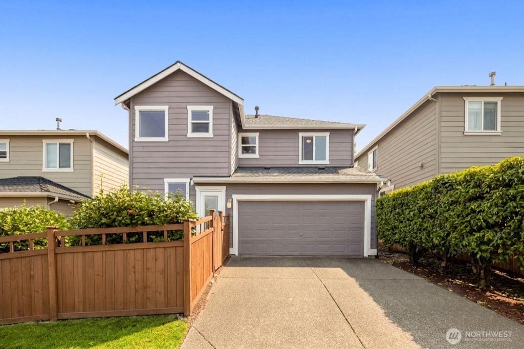 Photo of 1919 25th Avenue NE, Issaquah, WA 98029 (MLS # 2574224)