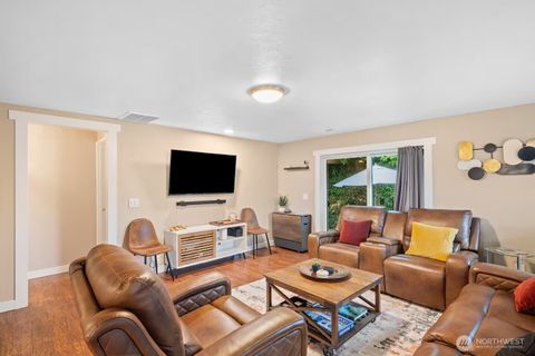 Photo of 9810 NE 3rd Street, Vancouver, WA 98664 (MLS # 2512687)