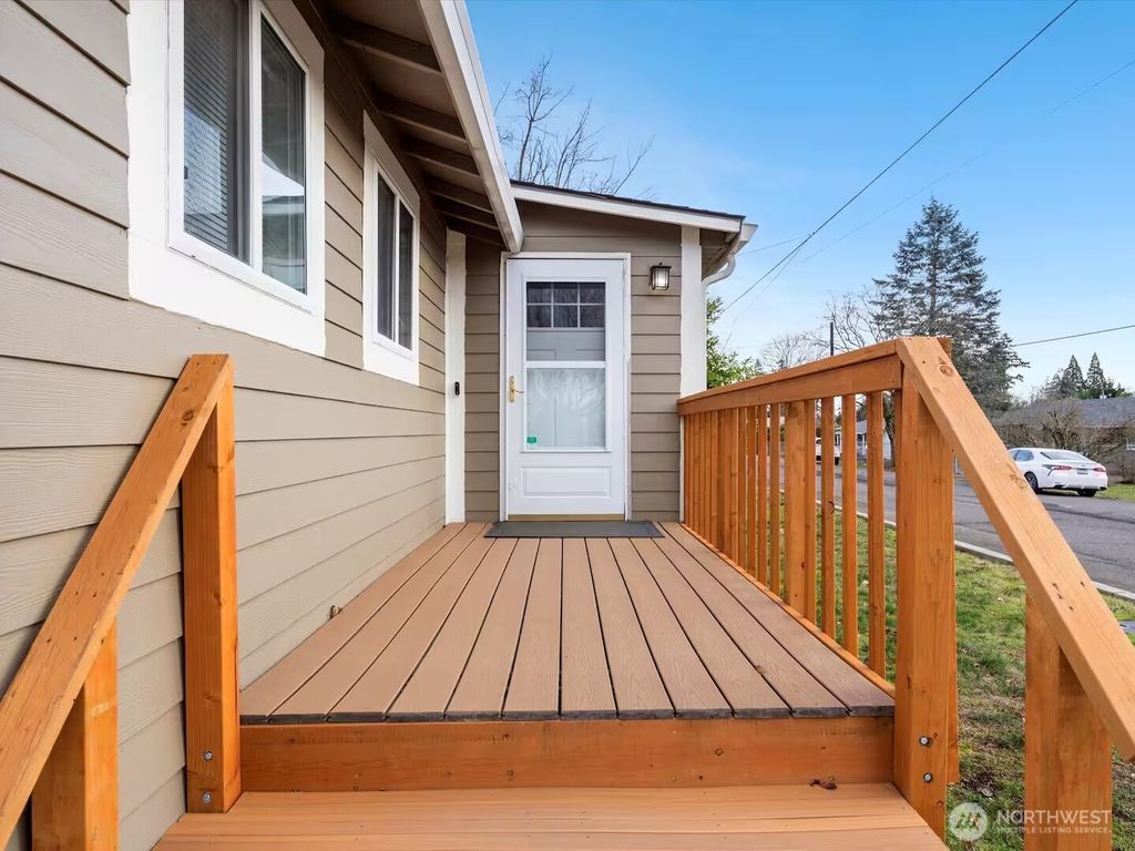 Photo of 9810 NE 3rd Street, Vancouver, WA 98664 (MLS # 2512687)