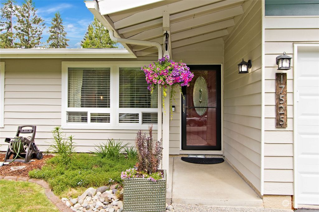 Photo of 17525 199th Place NE, Woodinville, WA 98077 (MLS # 2075104)