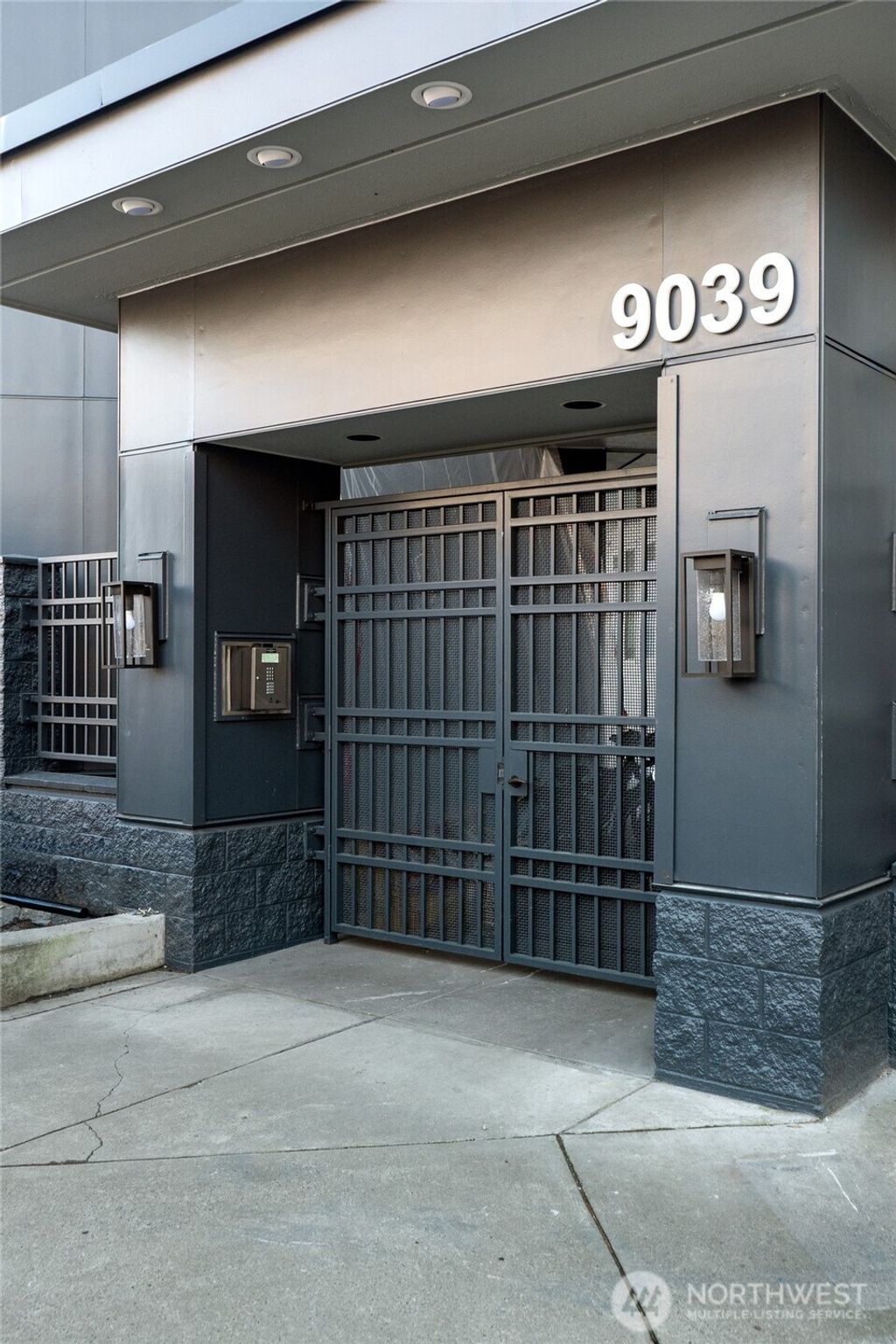 Photo of 9039 NE Juanita Drive #306, Kirkland, WA 98034 (MLS # 2496565)