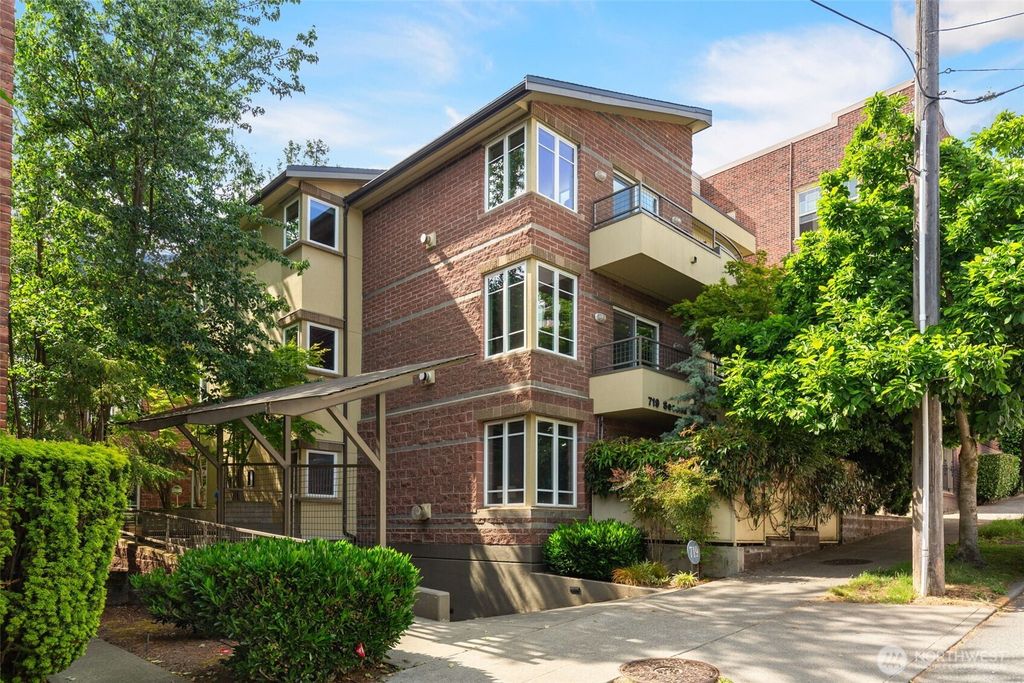 Photo of 719 2nd Avenue W #101, Seattle, WA 98119 (MLS # 2392825)