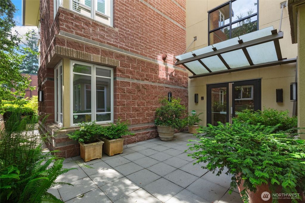 Photo of 719 2nd Avenue W #101, Seattle, WA 98119 (MLS # 2392825)