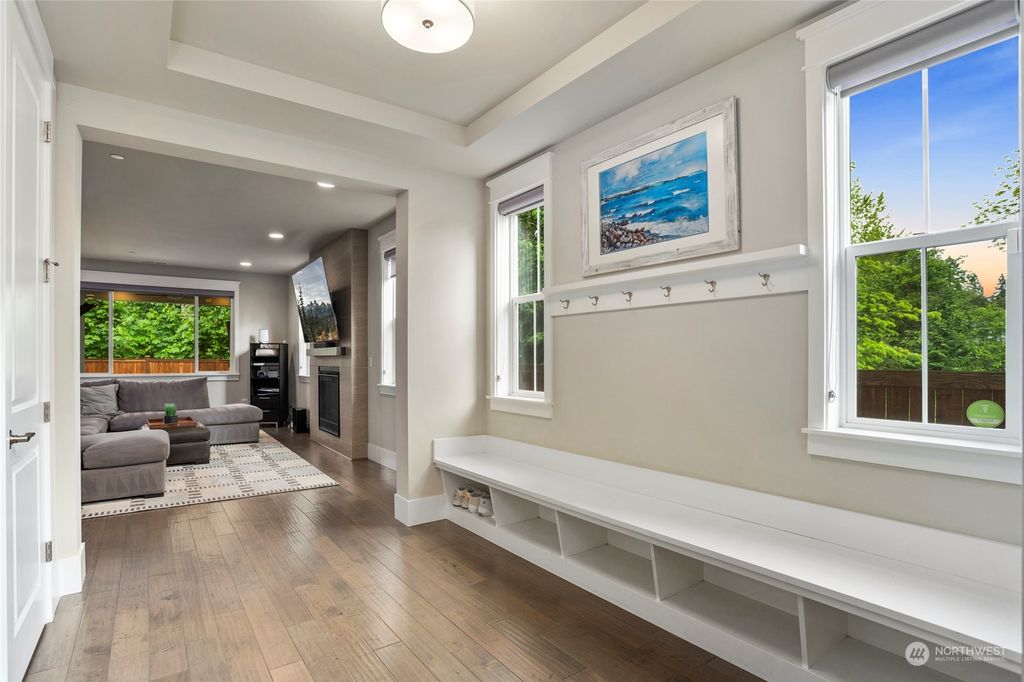 Photo of 10122 134th Place NE, Kirkland, WA 98033 (MLS # 2244601)