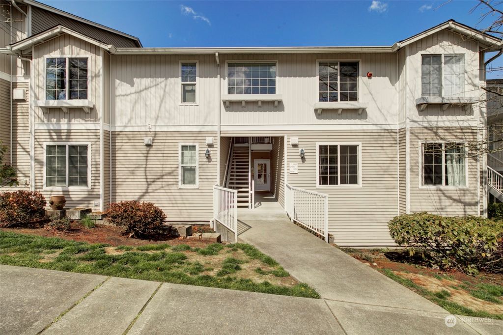 Photo of 2804 SE 8th Place #1107, Renton, WA 98058 (MLS # 2056832)