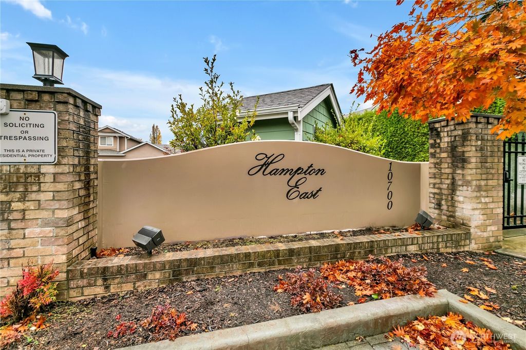 Photo of 10700 SE 260th Street #D101, Kent, WA 98030 (MLS # 2451304)