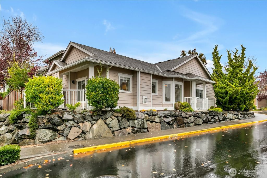 Photo of 10700 SE 260th Street #D101, Kent, WA 98030 (MLS # 2451304)