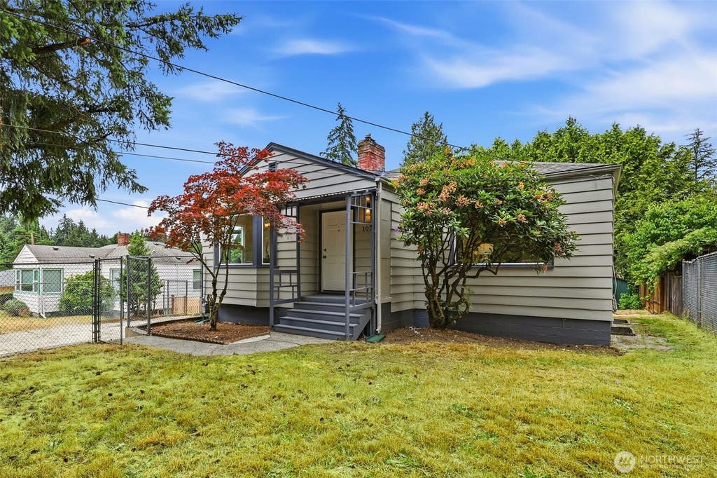 Photo of 10713 15th Avenue NE, Seattle, WA 98125 (MLS # 2551366)