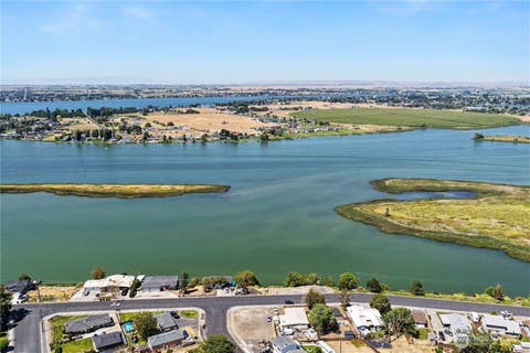 Photo of 0 W Marina Drive, Moses Lake, WA 98837 (MLS # 2561264)