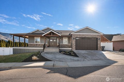 Photo of 1038 Crest Loop, Entiat, WA 98822 (MLS # 2480122)