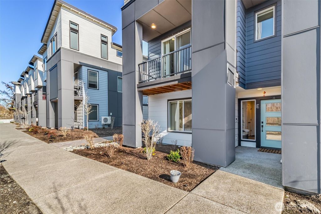 Photo of 23712 8th Street SE #E, Bothell, WA 98021 (MLS # 2476955)