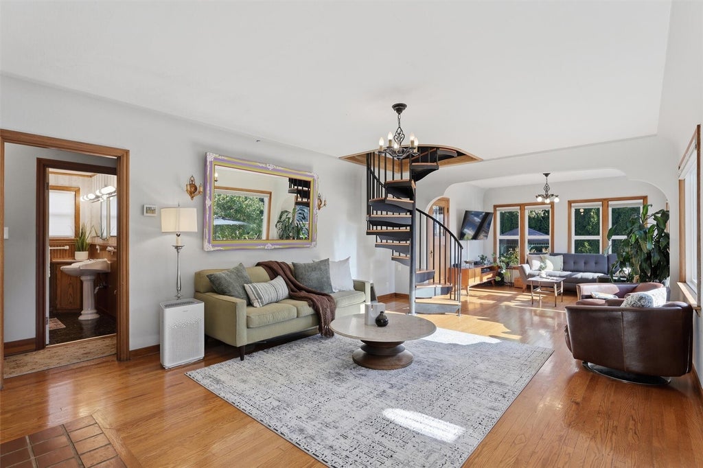 Photo of 606 First Street, Snohomish, WA 98290 (MLS # 2595992)
