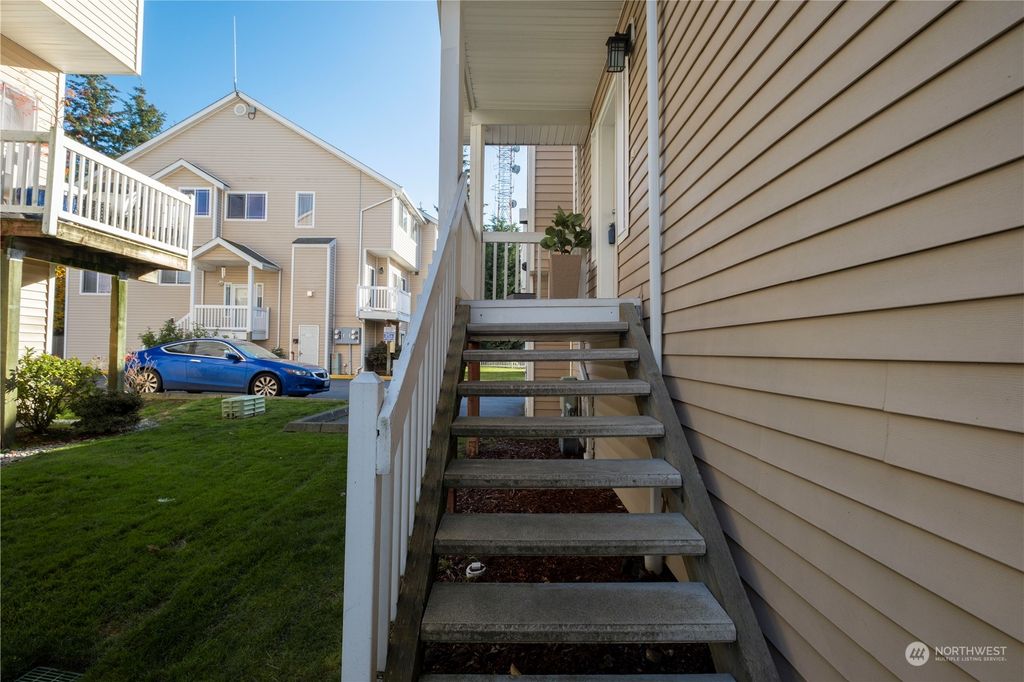 Photo of 219 SW 110th Street #3, Seattle, WA 98146 (MLS # 2306937)