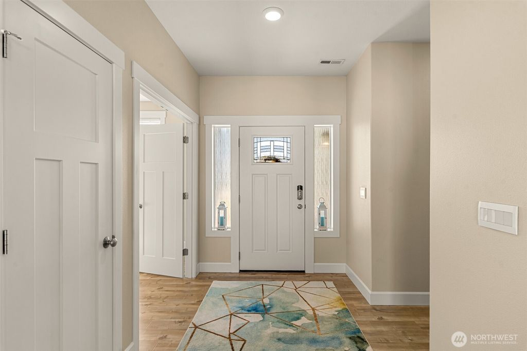 Photo of 36 Starlight Avenue, Wenatchee, WA 98801 (MLS # 2518616)