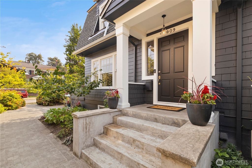 Photo of 909 21st Avenue E, Seattle, WA 98112 (MLS # 2428485)