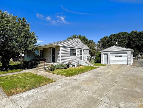 Photo of 438 S Burke Road, Connell, WA 99326 (MLS # 2553435)