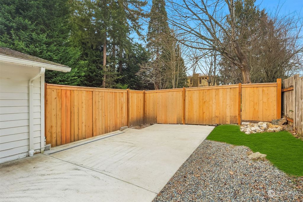 listing image 9367311242894602509