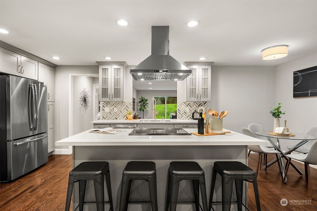 listing image 9367830852302273751