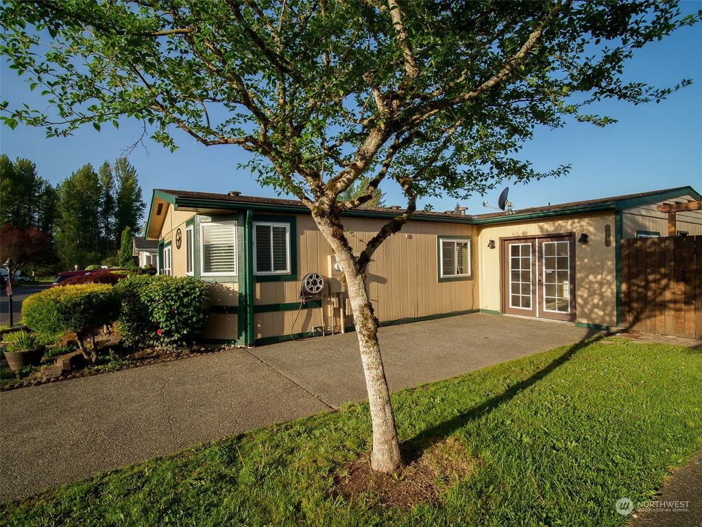 Photo of 27443 148th Place SE #8, Kent, WA 98042 (MLS # 2067705)