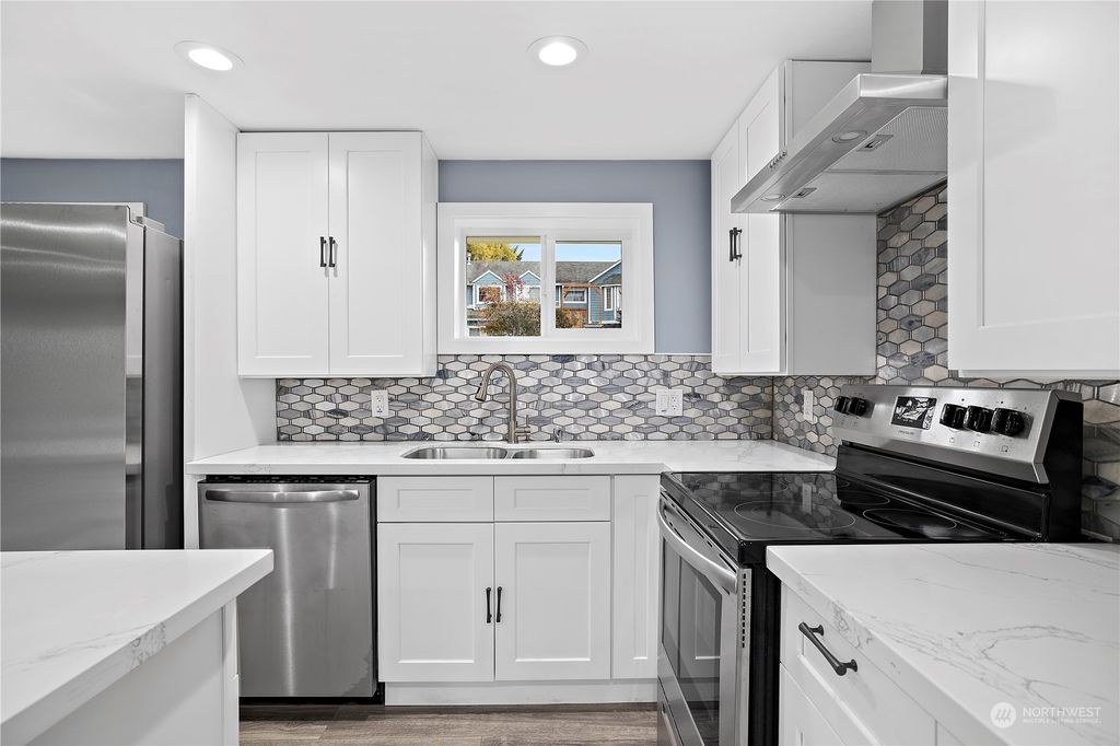 Photo of 5229 244th Street SW, Mountlake Terrace, WA 98043 (MLS # 2179228)