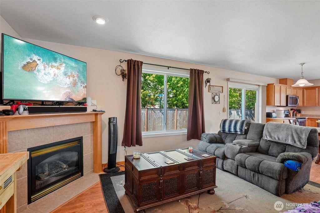 Photo of 16202 87th Avenue E, Puyallup, WA 98375 (MLS # 2518324)