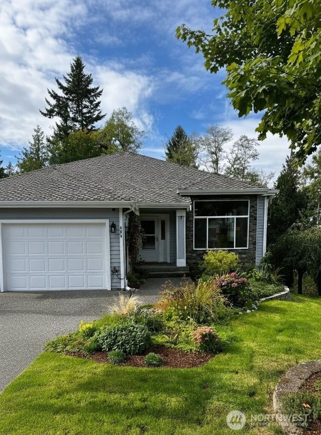 Photo of 605 40th Place, Everett, WA 98201 (MLS # 2414608)