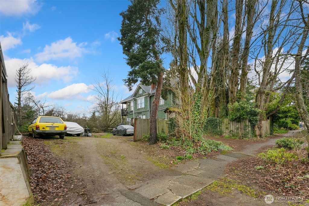 Photo of 333 17th Avenue, Seattle, WA 98122 (MLS # 2495506)