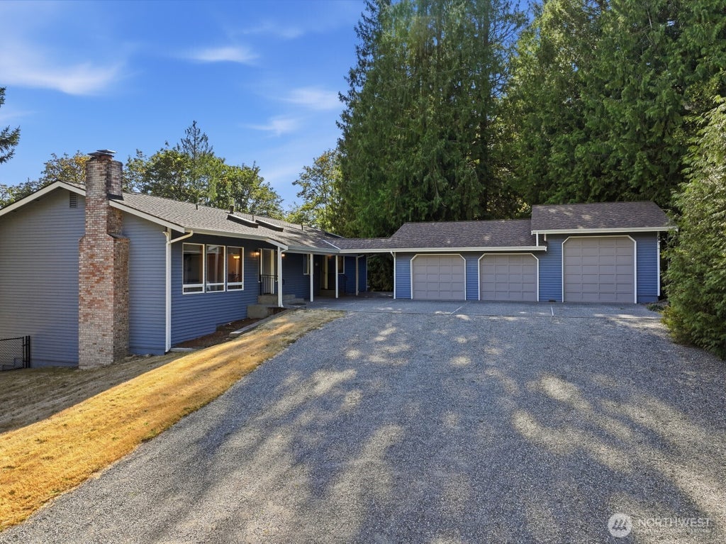 Photo of 10020 178th Avenue SE, Renton, WA 98059 (MLS # 2574219)