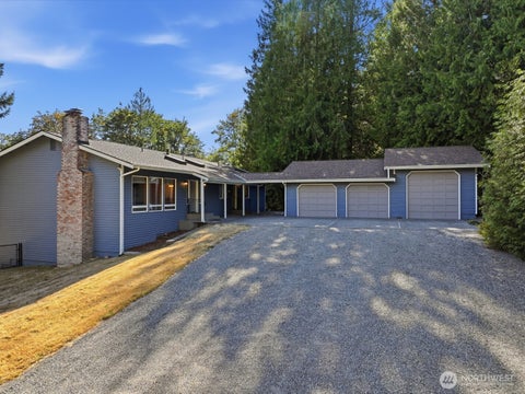 Photo of 10020 178th Avenue SE, Renton, WA 98059 (MLS # 2574219)