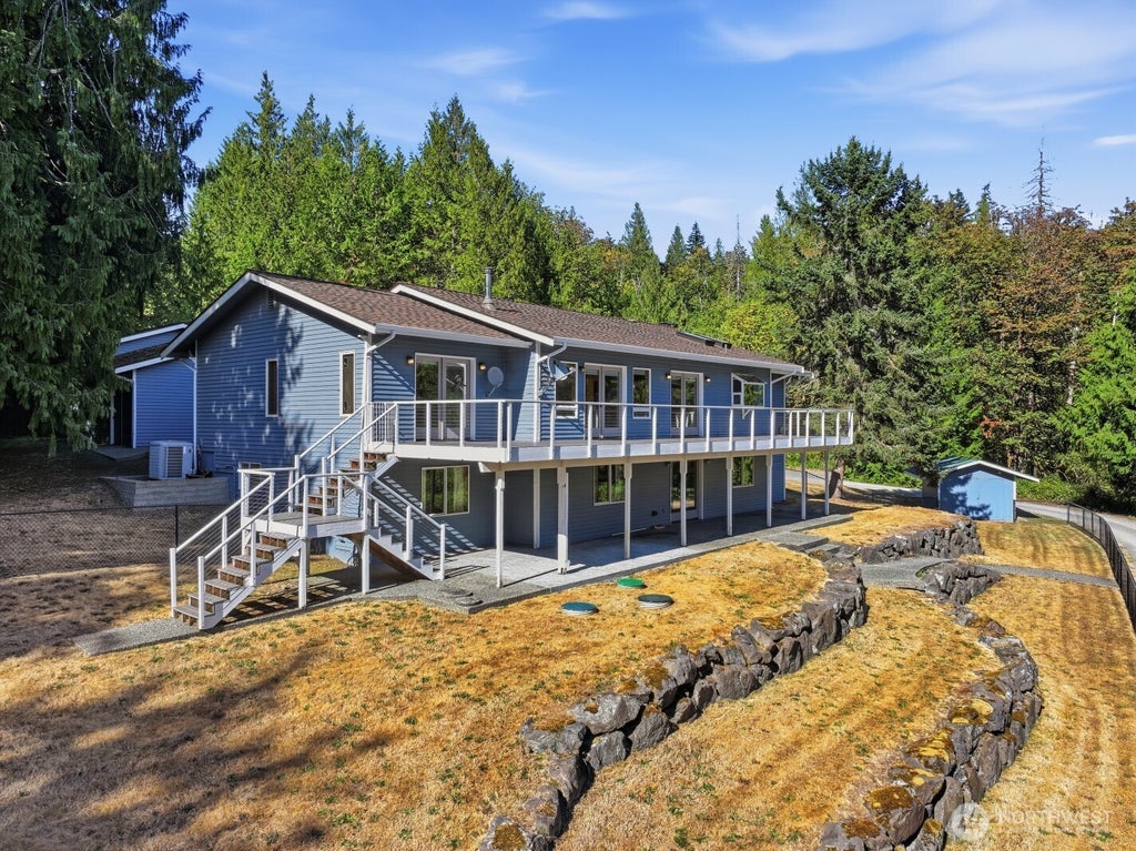 Photo of 10020 178th Avenue SE, Renton, WA 98059 (MLS # 2574219)