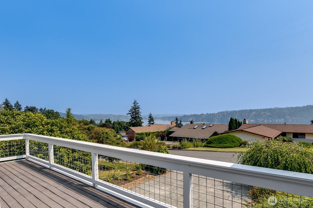 Photo of 14805 37th Avenue NE, Lake Forest Park, WA 98155 (MLS # 2563741)