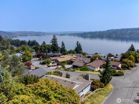 Photo of 14805 37th Avenue NE, Lake Forest Park, WA 98155 (MLS # 2563741)