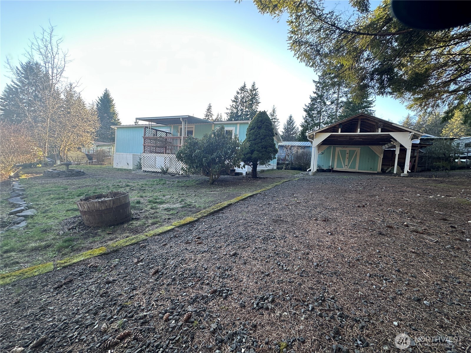 221 NE Schooner Loop