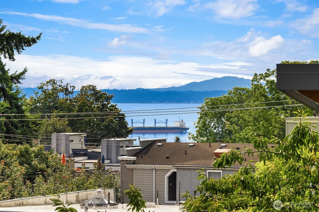 Photo of 1915 9th Avenue W, Seattle, WA 98119 (MLS # 2448869)