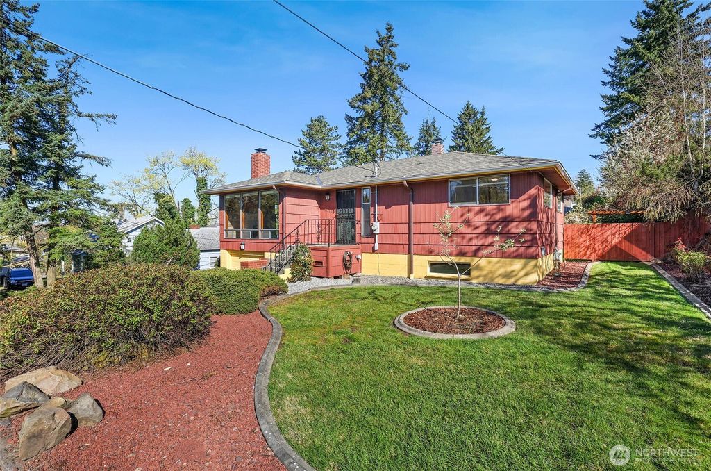 Photo of 1011 E Smith Street, Kent, WA 98030 (MLS # 2505678)