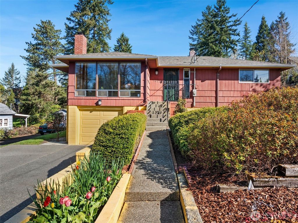 Photo of 1011 E Smith Street, Kent, WA 98030 (MLS # 2505678)