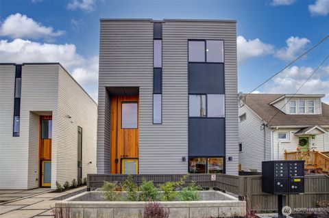 Photo of 4405 S Holly Street, Seattle, WA 98118 (MLS # 2550821)